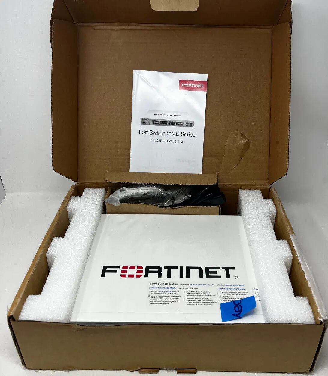 Коммутатор Fortinet FortiSwitch-224E-POE Layer 2/3 FortiGate switch controller compatible PoE+ switch with 24 x GE RJ45 ports, 4 x GE SFP, with automatic Max 180W POE output limit (FS-224E-POE)